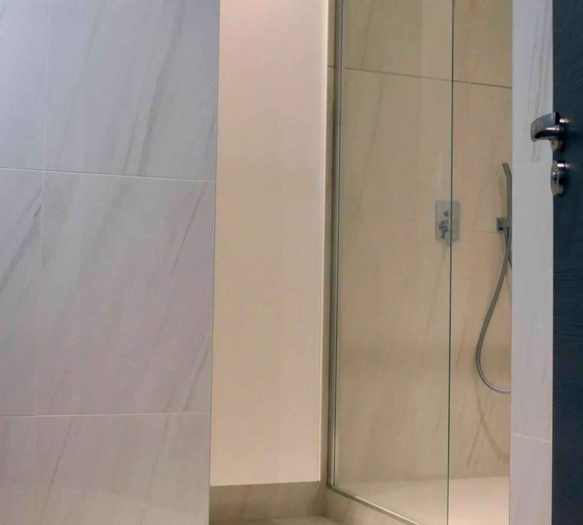 Pelican Stay - Parisian Flat 4 Bedrooms 0*, Париж